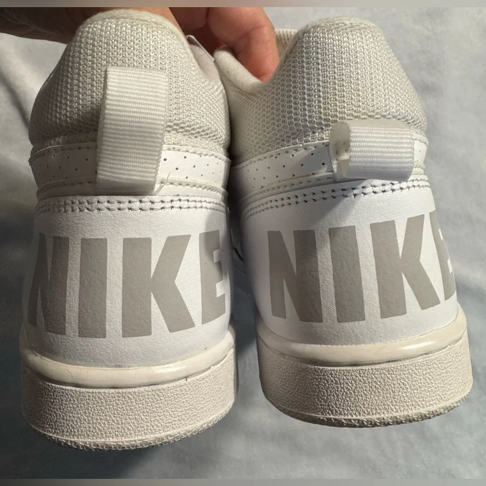 Nike Court Boroughs Mid Grade School White Sneakers Running Shoes Size 6Y - Picture 8 of 10